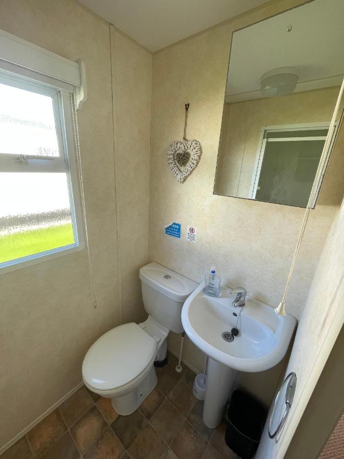 341 Family Caravan At Marine Holiday Park, Sleeps 6 Rhyl Exterior foto
