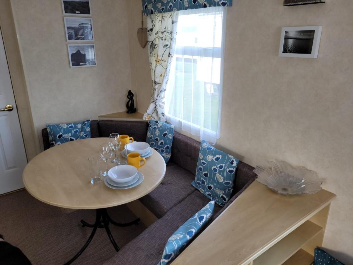 341 Family Caravan At Marine Holiday Park, Sleeps 6 Rhyl Exterior foto