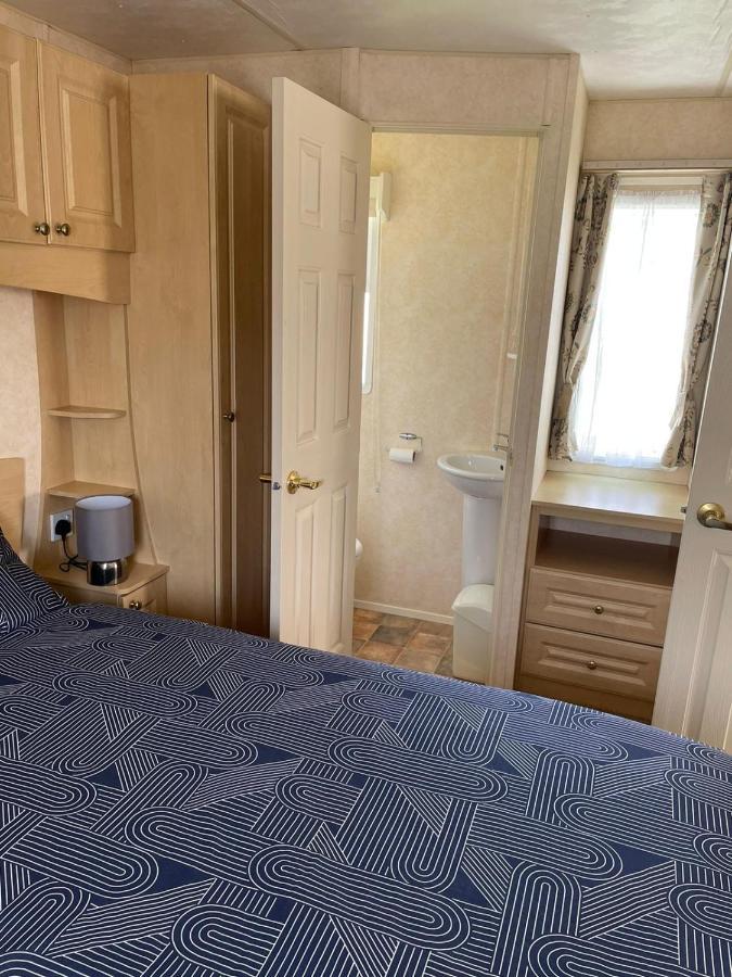 341 Family Caravan At Marine Holiday Park, Sleeps 6 Rhyl Exterior foto